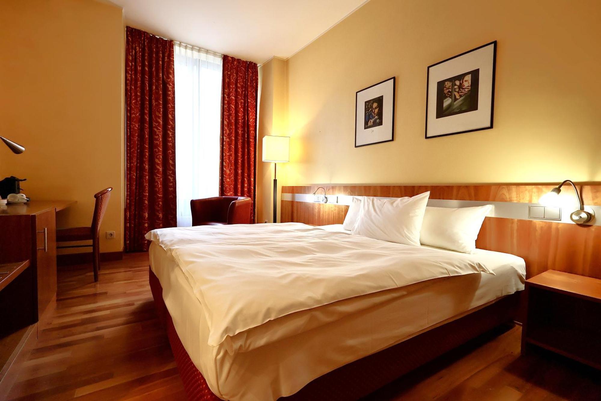 Hotel De La Poste Esch-sur-Alzette Esterno foto