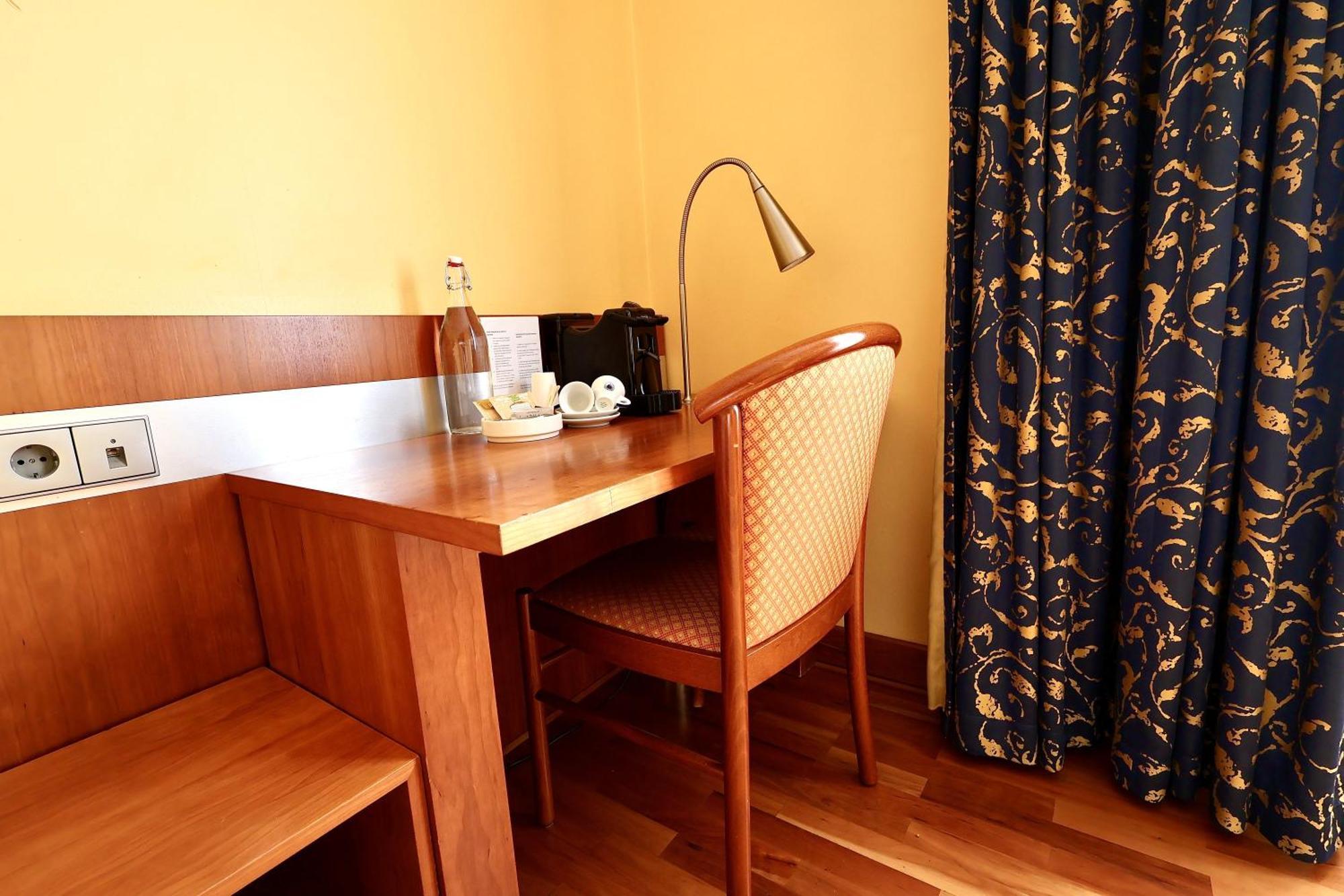 Hotel De La Poste Esch-sur-Alzette Esterno foto